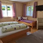 Haus Klinger Apartment *
