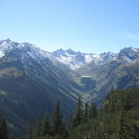 豪斯克林格酒店 公寓 *